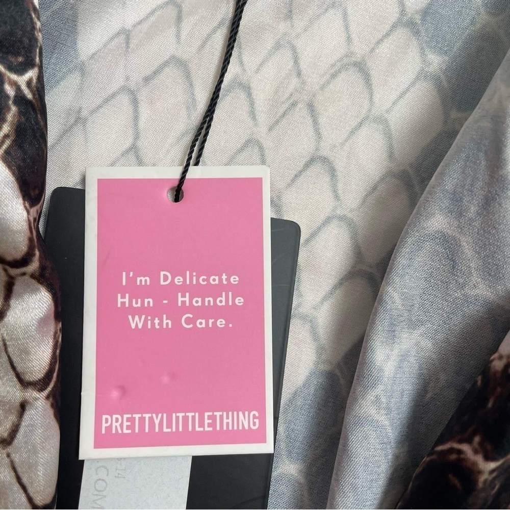 NWT PRETTY LITTLE THING “Grey Satin Snake Print Blazer Dress” - Picture 7 of 10